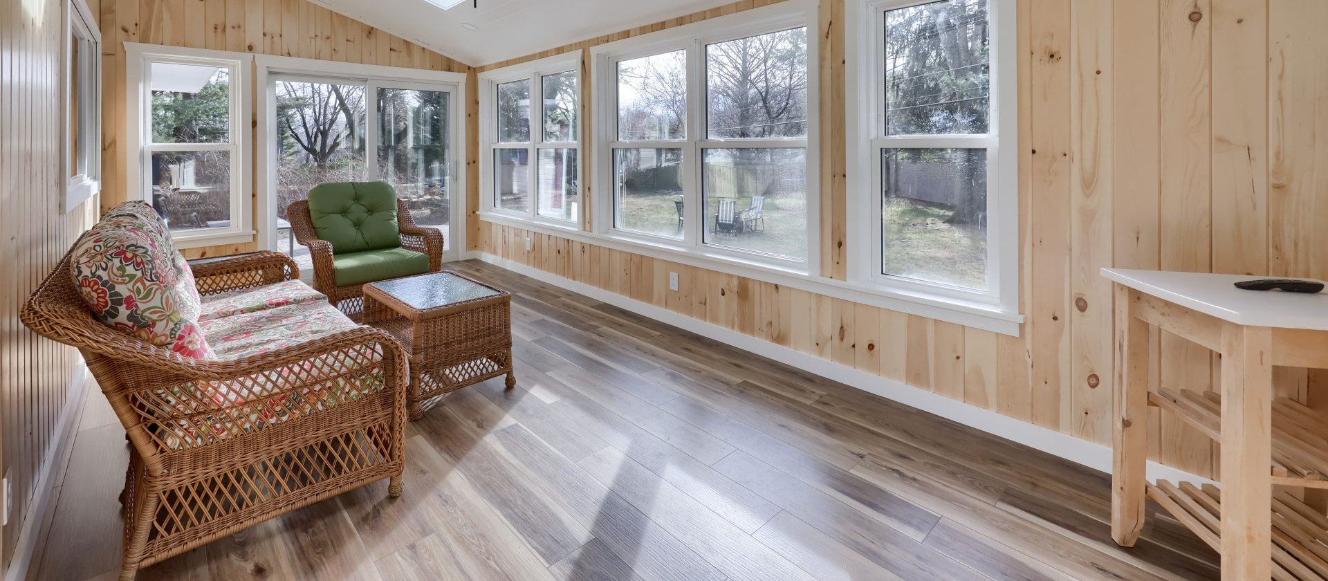 ceiling and wall pine wood planks for sale 